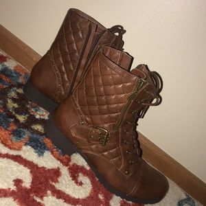 Brand new guess boots